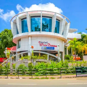 3* Hotel Fabhotel White Dammar